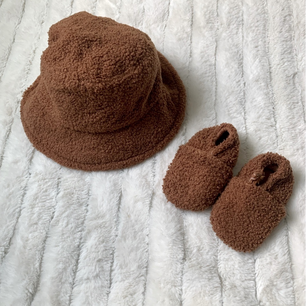 Fuzzy Bucket Hat & Shoes Set